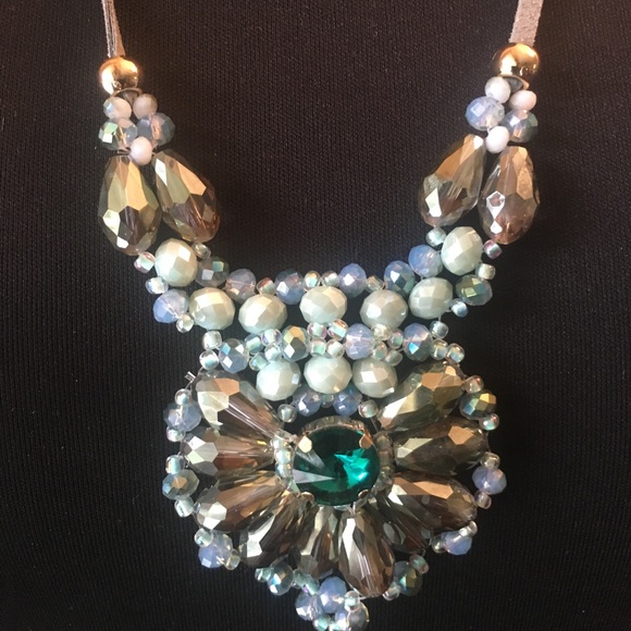 Niumike Beaded Necklace - Picture 3 of 5